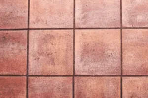 come eliminare la candeggina dai pavimenti in cotto