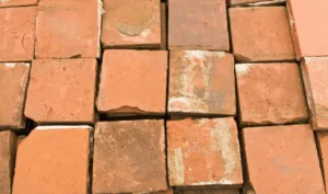 Scopri di più sull'articolo Come pulire e mantenere il pavimento in cotto di recupero