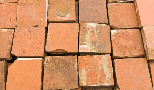 Scopri di più sull'articolo Come pulire e mantenere il pavimento in cotto di recupero